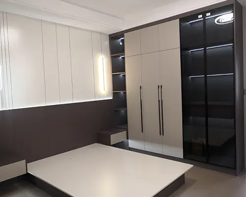 Sådan rengør du en trægarderobe